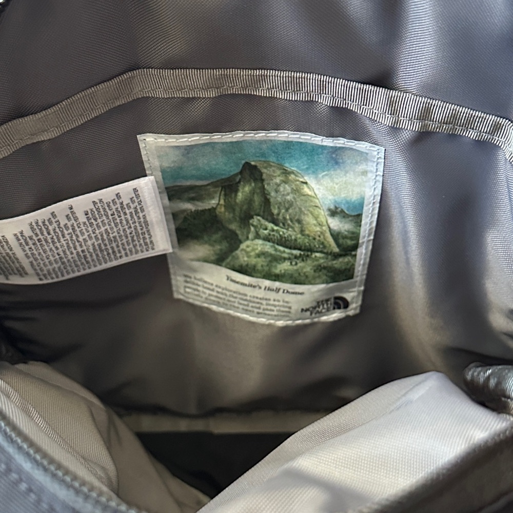 The North Face Black Berkeley Crossbody Bag. NWT’s. - Picture 9 of 10